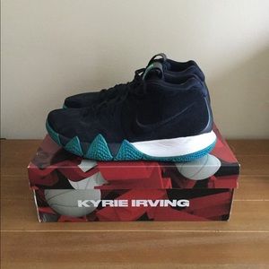 Nike - Kyrie Irving (Kyrie 4) Excellent Condition!